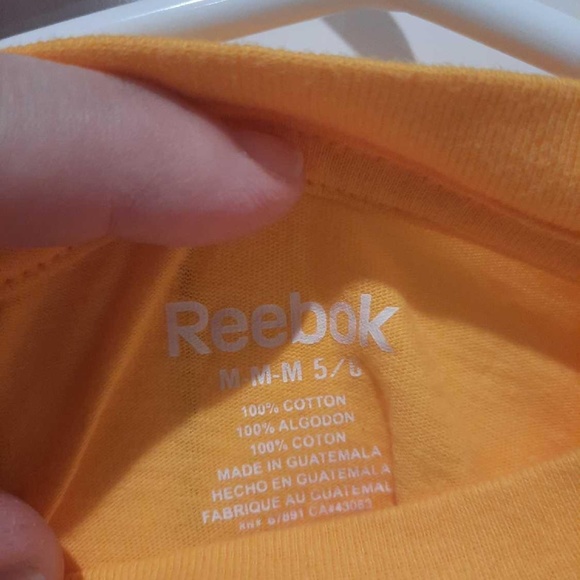 Maple Leafs Hockey children's t-shirt size medium 5/6 new! - Picture 2 of 3